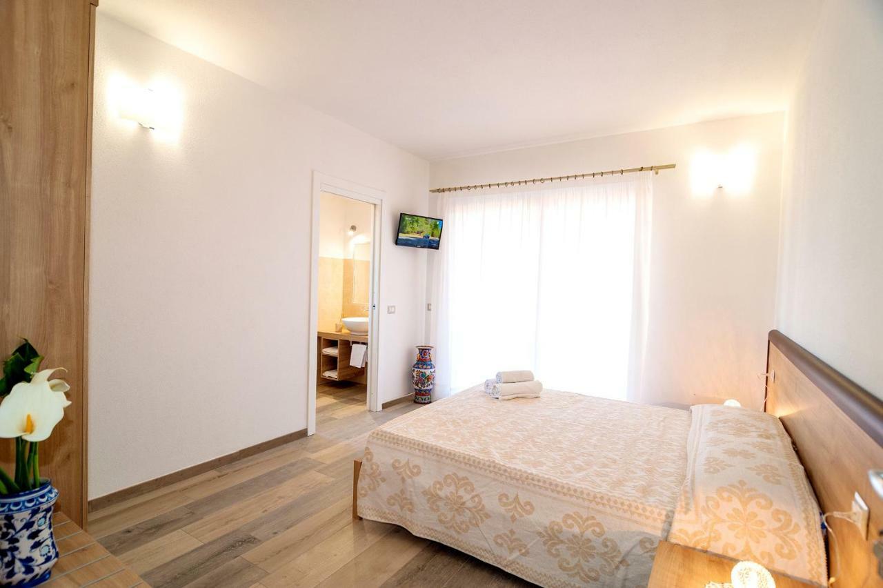 Molarotto Camere Con Angolo Cottura San Teodoro  Bagian luar foto