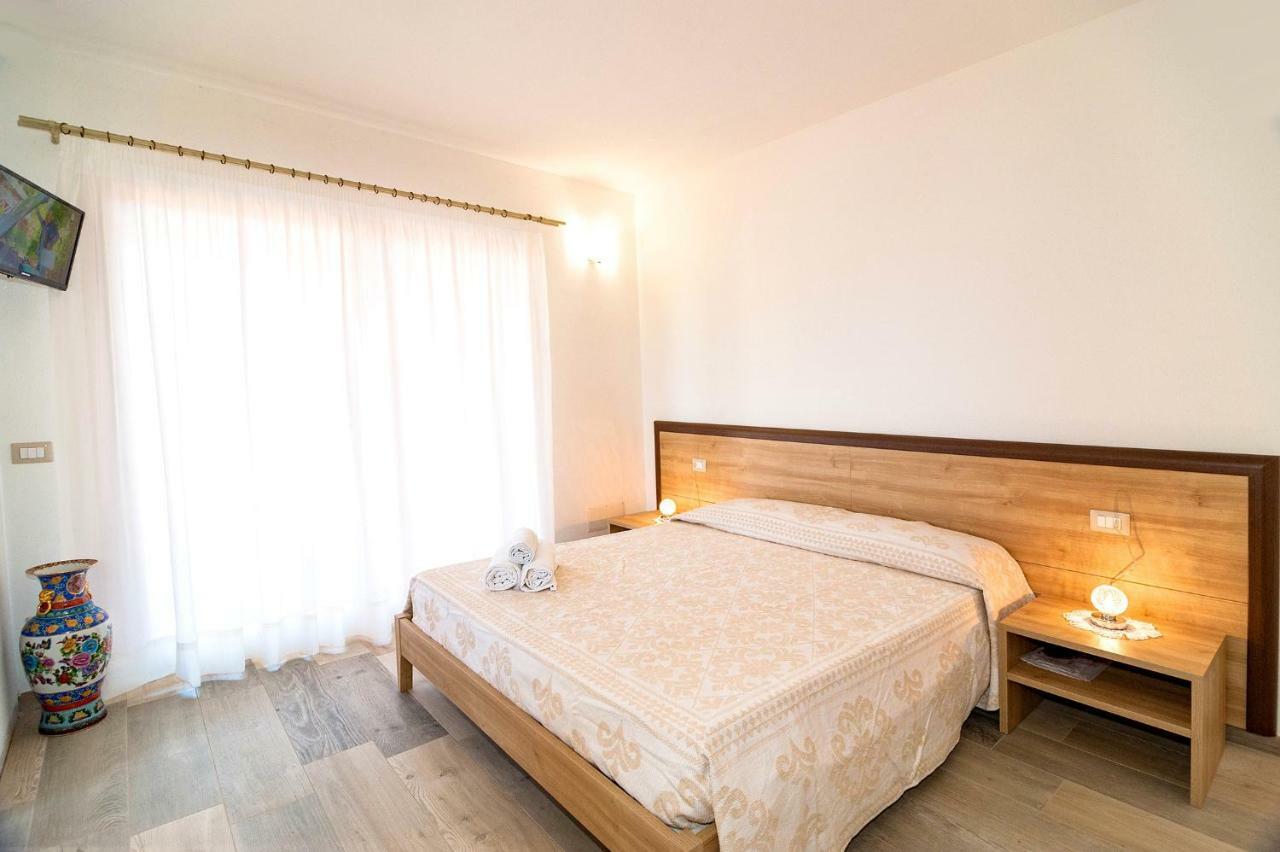 Molarotto Camere Con Angolo Cottura San Teodoro  Bagian luar foto